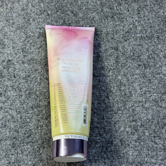 Victoria's Secret VELVET PETALS RADIANT Fragrance Lotion ~8 fl.oz- Free Shipping - Picture 2 of 2